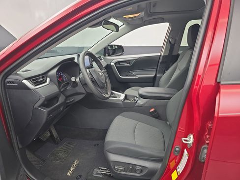 Used 2020 Toyota RAV4 XLE w/ Convenience Package FWD image 19