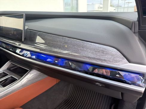 Certified 2024 BMW 760i xDrive w/ Executive Package AWD/4WD image 33