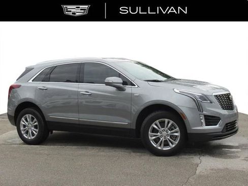 New 2025 Cadillac XT5 Luxury image 2