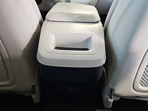 Used 2022 Volvo XC60 B5 Momentum image 18