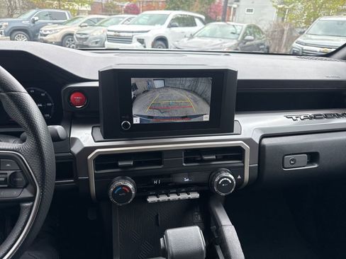 Used 2024 Toyota Tacoma TRD Off-Road AWD/4WD image 30