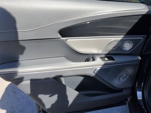 Certified 2024 Lincoln Nautilus Reserve w/ Equipment Group 203A image 8