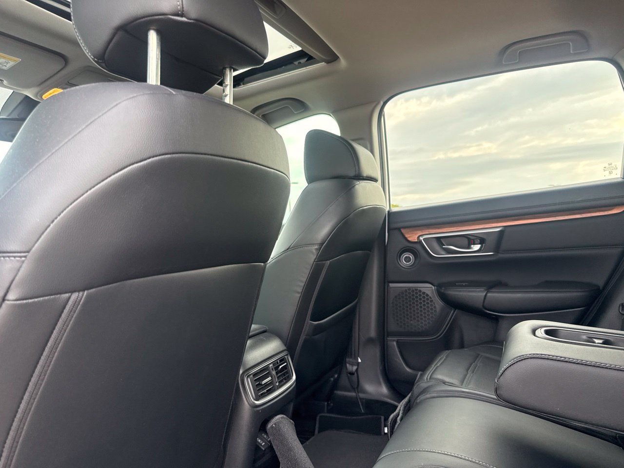 Used 2018 Honda CR-V Touring image 38