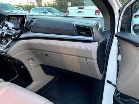 Used 2018 Honda Odyssey EX-L image 17