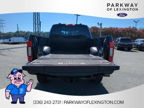 Used 2022 Ford F250 Platinum w/ FX4 Off-Road Package AWD/4WD image 31