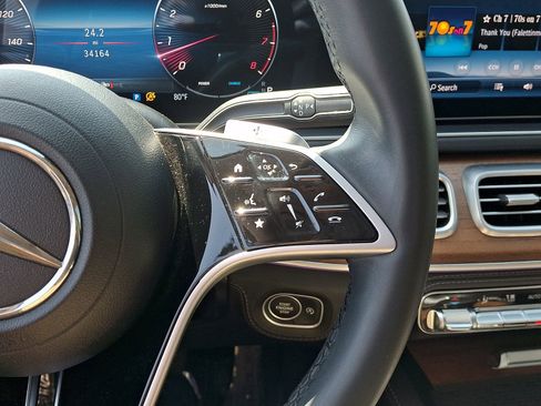 Used 2024 Mercedes-Benz GLE 350 4MATIC w/ AMG Line Exterior image 23