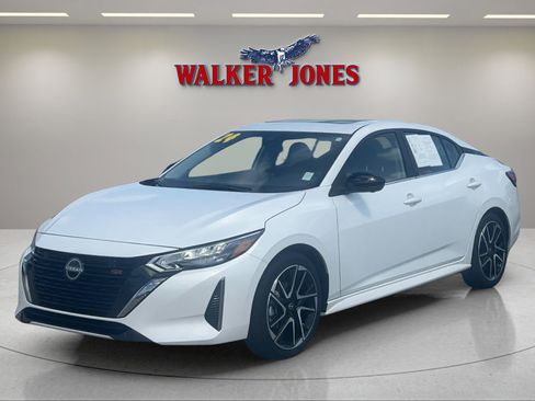 Used 2024 Nissan Sentra SR w/ SR Premium Package image 7