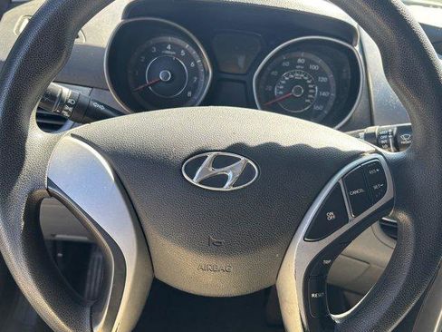Used 2012 Hyundai Elantra GLS image 10
