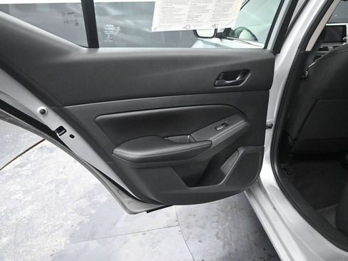 Used 2024 Nissan Altima 2.5 SV image 24