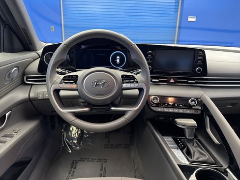 Used 2022 Hyundai Elantra SEL w/ Convenience + Premium Package image 27