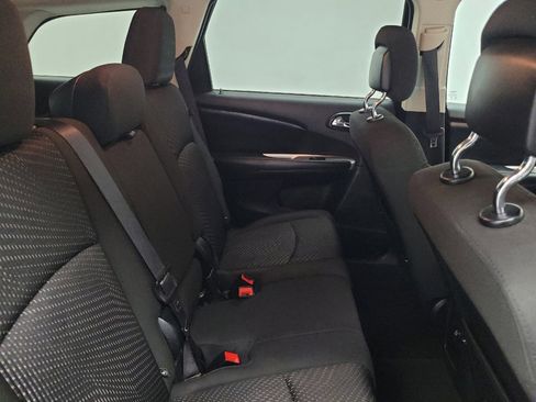 Used 2020 Dodge Journey SE w/ SE Popular Equipment Group FWD image 19