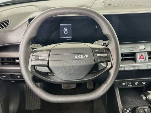 Used 2025 Kia K4 FWD image 18