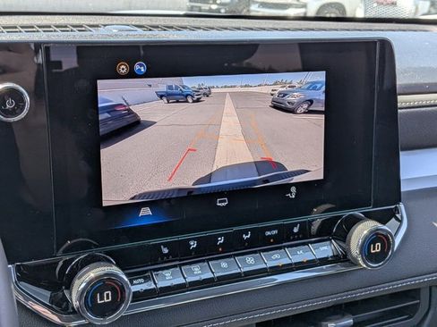 Used 2025 Chevrolet Colorado LT AWD/4WD image 12