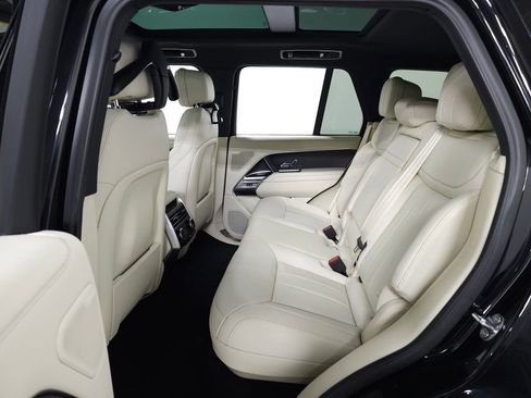 Used 2024 Land Rover Range Rover SE AWD/4WD image 41