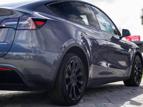 Used 2023 Tesla Model Y Long Range AWD/4WD image 14