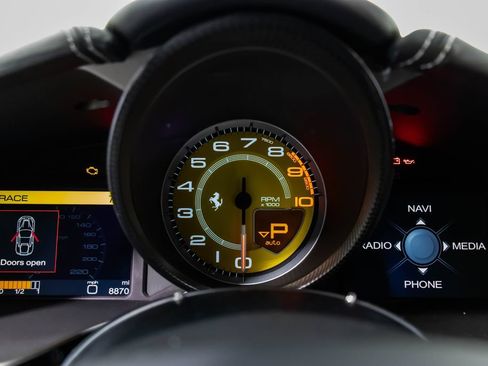 Used 2014 Ferrari F12 Berlinetta RWD image 39