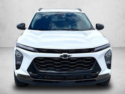 Used 2024 Chevrolet Trax ACTIV w/ Sunroof Package FWD image 3