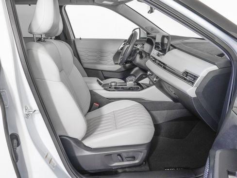 Used 2025 Mitsubishi Outlander SEL image 7