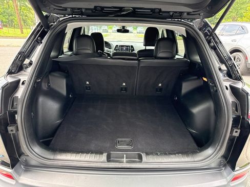 Used 2019 Jeep Cherokee Limited w/ Trailer Tow Group AWD/4WD image 25