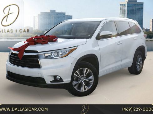Used 2015 Toyota Highlander XLE FWD image 1