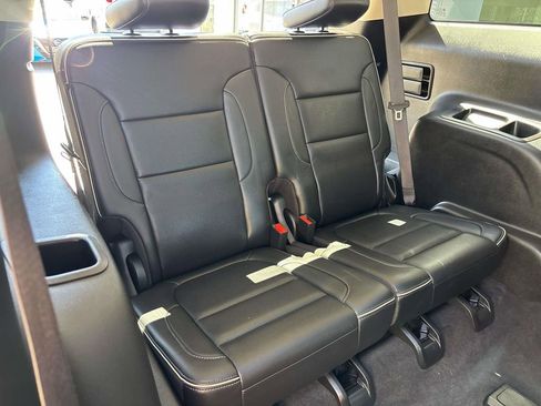 Used 2022 GMC Acadia Denali w/ Denali Ultimate Package AWD/4WD image 17