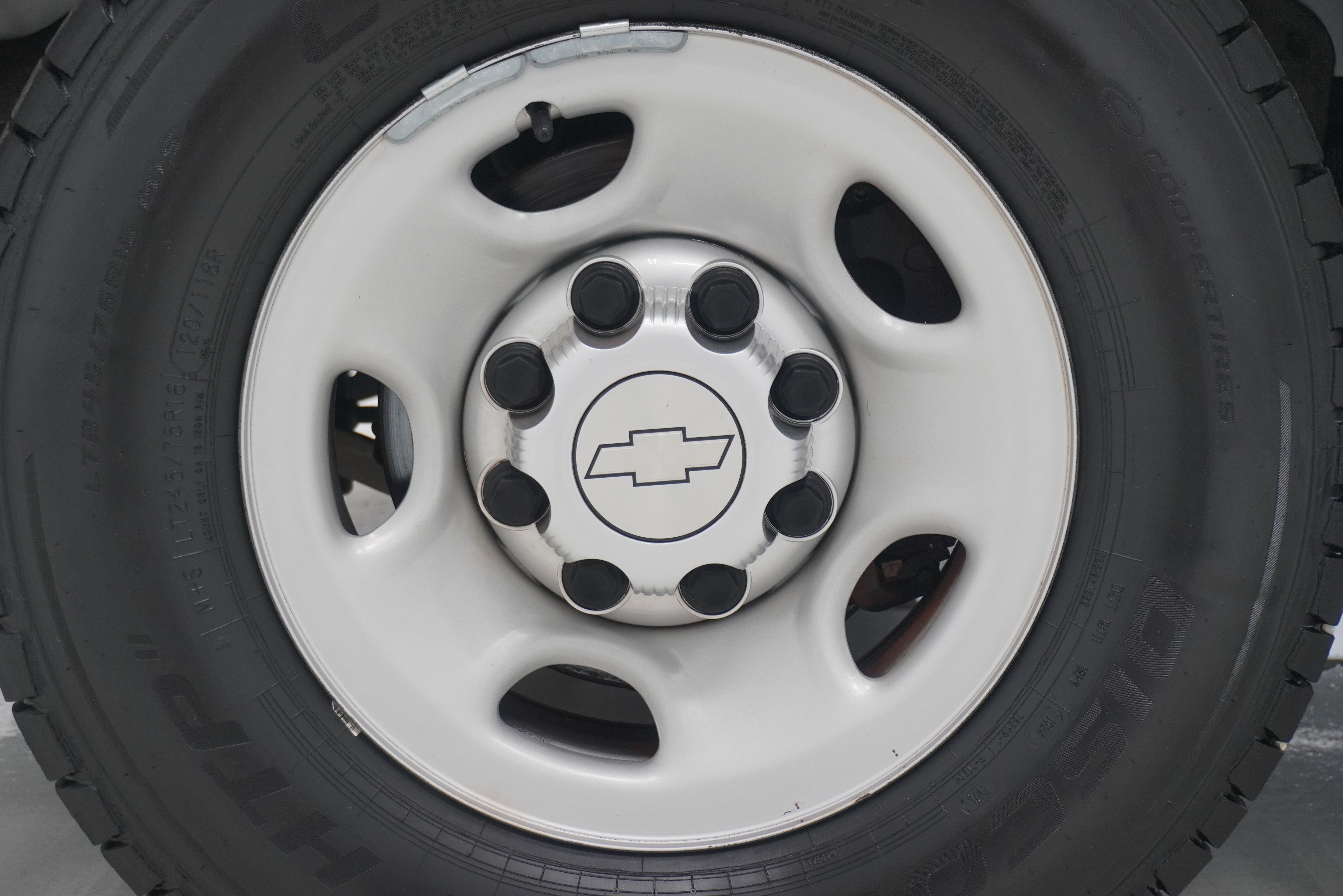 Used 2019 Chevrolet Express 2500 w/ Driver Convenience Package RWD image 18