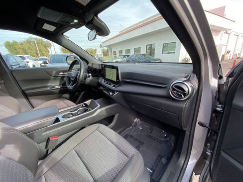 Used 2025 Chevrolet Equinox LT image 35