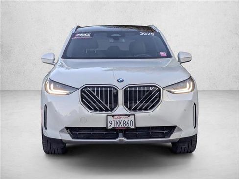 Used 2025 BMW X3 xDrive30i w/ Premium Package image 2
