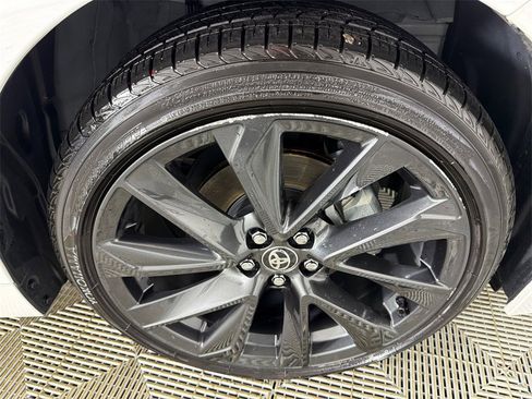 Used 2025 Toyota Corolla SE image 12