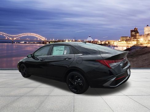 New 2026 Hyundai Elantra SEL Sport FWD image 3