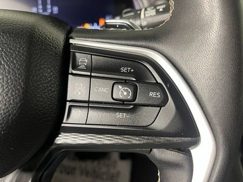 Used 2023 Jeep Grand Cherokee L Laredo AWD/4WD image 22