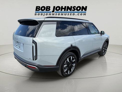 Used 2027 Kia Telluride S w/ Towing Package AWD/4WD image 3