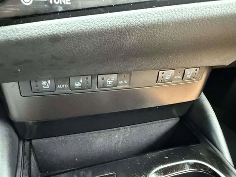 Used 2024 Lexus ES 250 w/ Premium Package image 13