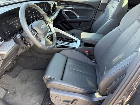 Certified 2025 Audi Q5 2.0T Premium Plus image 24