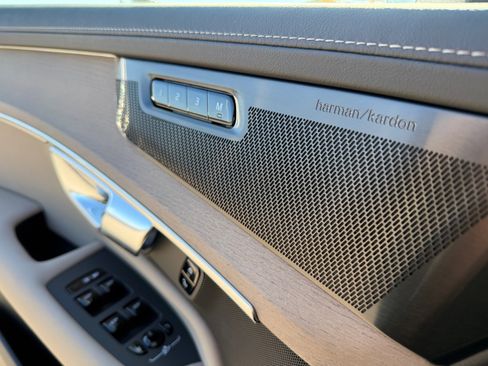 New 2026 Volvo XC90 T8 Plus w/ Protection Package Premier image 18