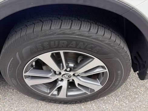 Used 2016 Toyota RAV4 XLE AWD/4WD image 12