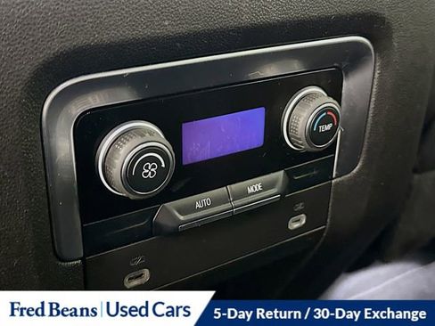 Used 2024 Chevrolet Suburban LT image 28