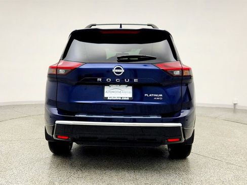Used 2025 Nissan Rogue Platinum w/ Platinum Premium Package image 6