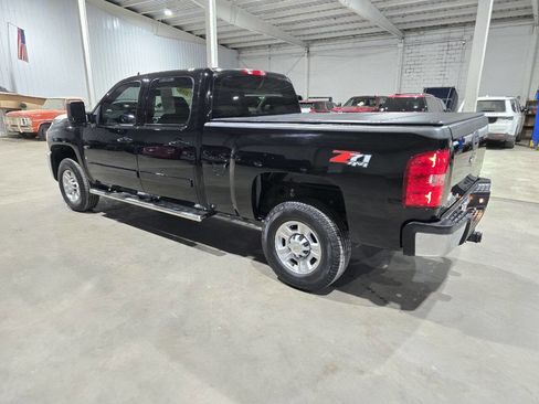 Used 2008 Chevrolet Silverado 2500 LTZ w/ Suspension Package, Off-Road AWD/4WD image 9