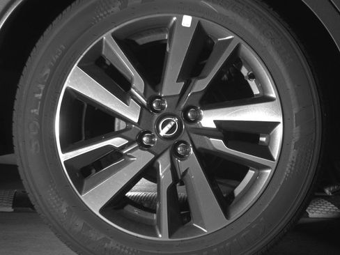 Used 2025 Nissan Versa SV FWD image 15