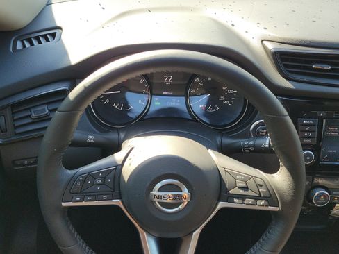 Used 2019 Nissan Rogue SV FWD image 21