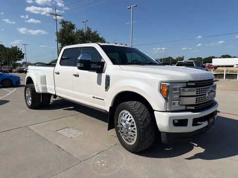 Used 2018 Ford F350 Platinum w/ Platinum Ultimate Package AWD/4WD image 5