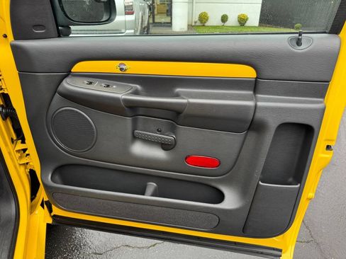Used 2005 Dodge Ram 1500 Truck SLT w/ Rumblebee Group image 12