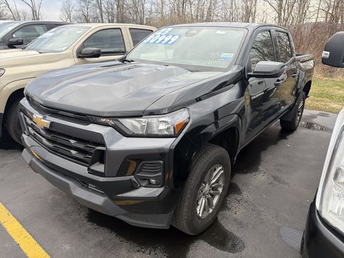 Used 2023 Chevrolet Colorado LT w/ LT Convenience Package image 5
