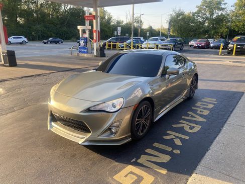 Used 2015 Scion FR-S image 1