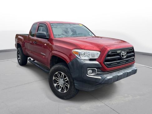 Used 2017 Toyota Tacoma SR RWD image 4