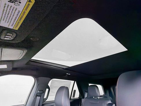 New 2026 Ford Explorer ST-Line w/ ST-Line Street Pack AWD/4WD image 5