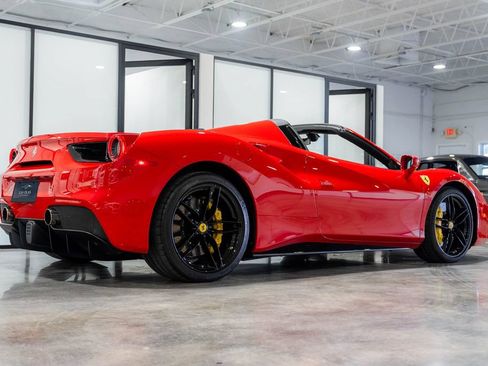 Used 2018 Ferrari 488 Spider RWD image 44