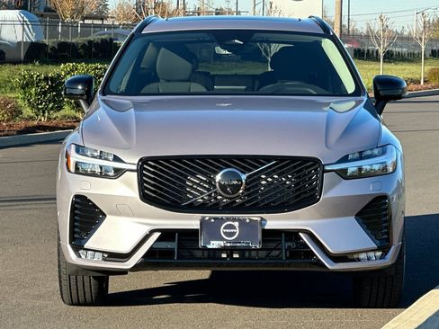 New 2026 Volvo XC60 B5 Plus w/ Protection Package Premier AWD/4WD image 8