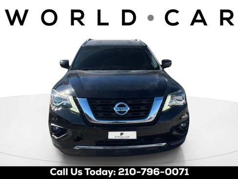 Used 2017 Nissan Pathfinder SV image 2
